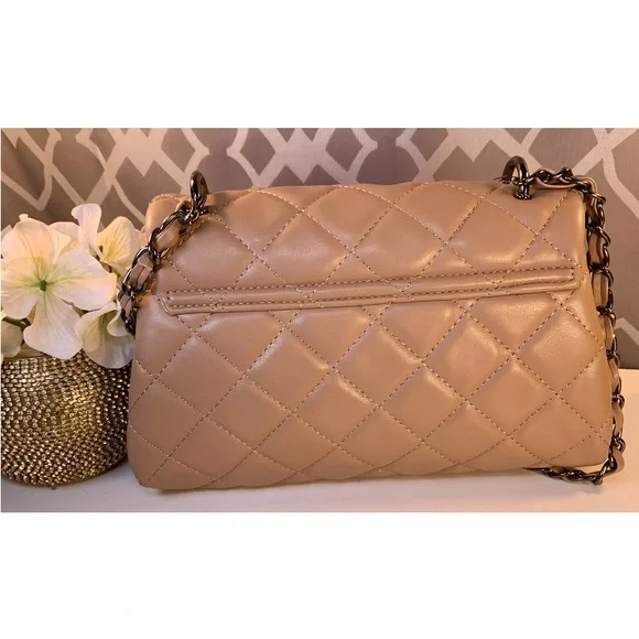 SOLD NWT Badgley Mischka Quilted Messenger Vegan Leather bag  in Taupe - Picture 5 of 14